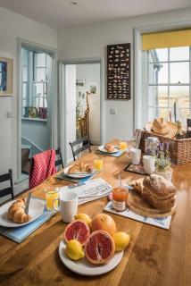 Coastguards Beach House - Camber - 6