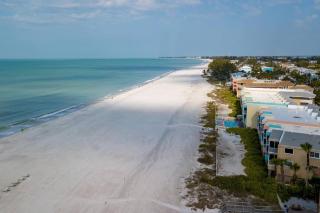 Bradenton Beach Resort Style Getaway-Walk to Beach - Bradenton Beach - 8