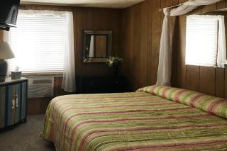 Colonial Condo 305 - 4