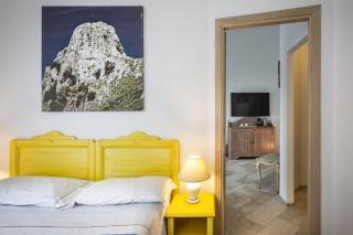 Iconic Luxury Suites - 8