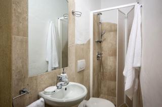 Iconic Luxury Suites - 7