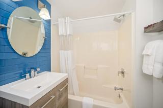 Founder's Brook Motel and Suites - 3