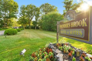 Founder's Brook Motel and Suites - Portsmouth - 0