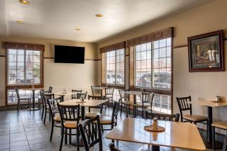 Best Western Desert Inn - West Yellowstone - 5