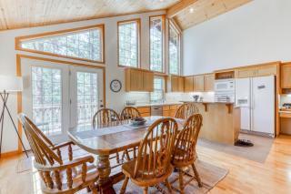 Camp Polk Lodge - Sisters - 7