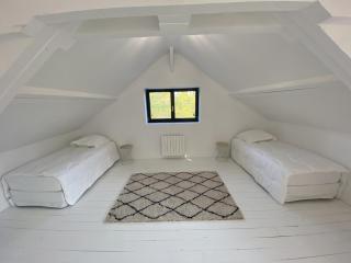 Gîte de Charme à Senlisse: Confort Haut de Gamme, Parc Arboré, Cheminée, Wifi Gratuit, Proche Châteaux - FR-1-527-9 - Senlisse - 3