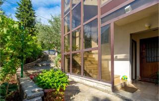 2 Bedroom Gorgeous Apartment In Rijeka - 9
