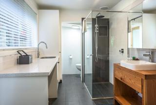 Cosy, central Olinda Camellia Cottage - 6