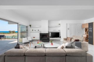 Viviane Paulos Villa - 1