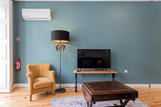 Turquoise Flat w AC & Balcony by LovelyStay - 3