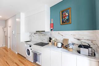 Turquoise Flat w AC & Balcony by LovelyStay - 7
