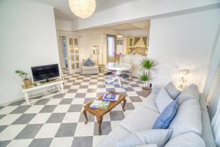 Stylish and Cozy Home in Andros Town by Explore Andros - Andros - 8