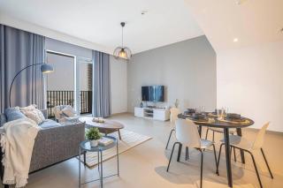 Daniels 1BR at Creek Horizon with Park View - Dubai - 6
