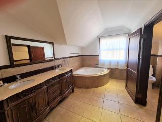 One Rawdons Estate - Nottingham Road - 4