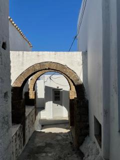Red Windows to Blue Sky - Skiros - 5