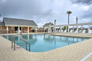 Lanai and Resort Amenities The Villages Getaway - Wildwood - 8