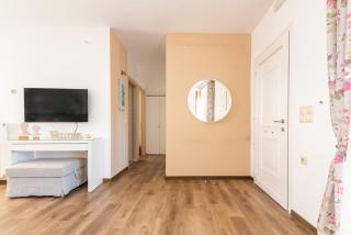 Sophia's Comfortable Home with a Private Backyard - Gázion - 6