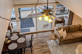 The Lakefront Treehouse - Shelton - 5