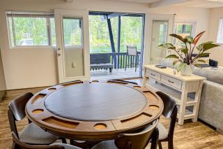 The Lakefront Treehouse - Shelton - 3