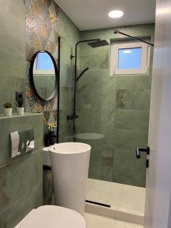 Alexander Cozy Apartment FREE PRIVATE PARKING - Mediaş - 7