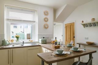 Modern, light and airy townhouse in Llandudno, West Shore - Llandudno - 3