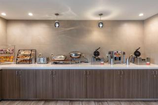 Best Western Plus Las Vegas West - 2