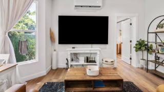 Newly Remodeled Beautiful 2BR Flat in Atwater Village - 8