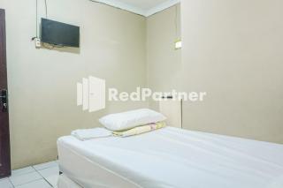 Penginapan Rio Anakku Syariah Banjaran Mitra RedDoorz - Pameungpeuk - 5