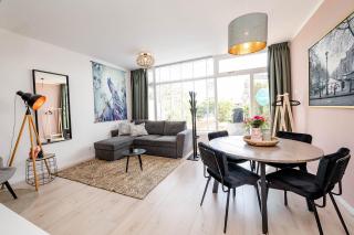 Amsterdam Beach Apartment 9, Private Garden - 0