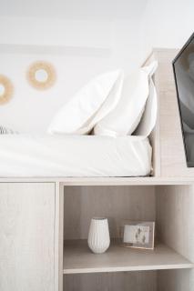 "Calm Joy & J" - Nest - 7