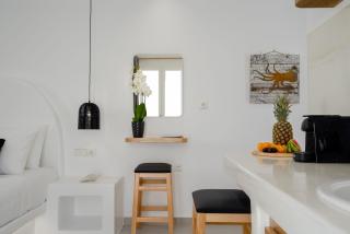 Naxos Maes Studios - 1