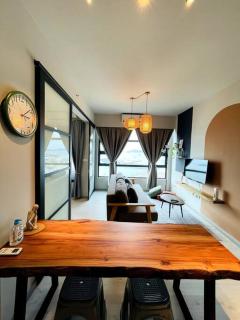 Jesselton Quay - Suite 1 by Staycation Suites KK - 5