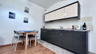 Ground Floor Apartment - Prague - 4