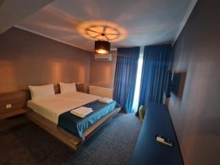 Albert Hotel - Roşu - 7