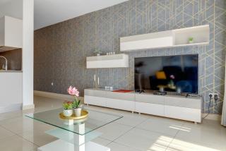 Luxury Apartment with Balcony, Central Area - Il-Gżira - 9