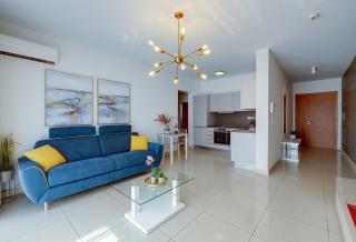 Luxury Apartment with Balcony, Central Area - Il-Gżira - 7