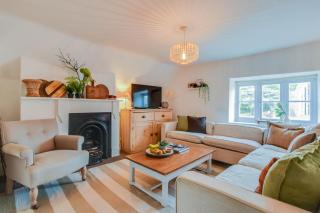 The Nook, Newly Available Relaxed 2 bed, Cotswolds - 3