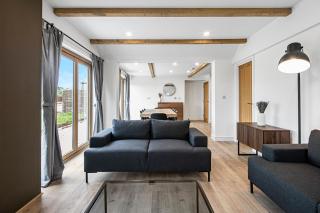 The Coach House at Dovedale Manor - 4