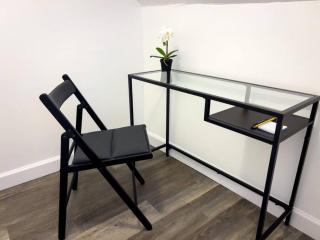 Cozy Queen bedroom feel like home!! - 4