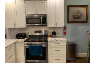 1 mile to Fort Sill! The CaroleBelle Cottage sleeps 8 with hottub,grills,firepit - 2