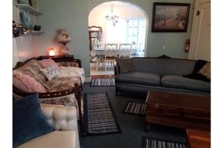 1 mile to Fort Sill! The CaroleBelle Cottage sleeps 8 with hottub,grills,firepit - 6
