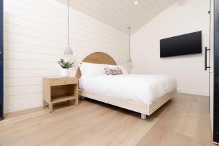 The Pacific Motel - 7