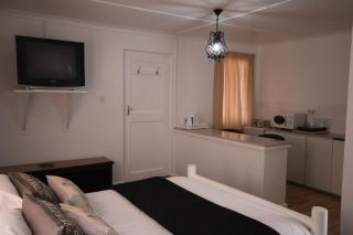 George Lodge International - George - 7