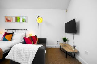 The Village Coach House - Cardiff - 2