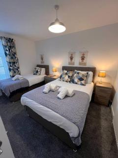 Bridge Place - Spacious home with plenty of beds! - Merthyr Tydfil - 1
