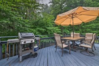 Lake Access and Fire Pit Spacious Tobyhanna Home! - 9