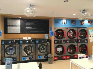 pool view, resort ambience at Metro Park min 30 nights - 4