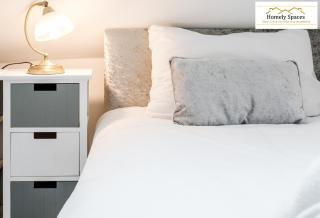 Modern Escape in 1 or 2BR Apartments with Parking - 3
