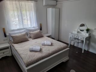 Apartments and Rooms Jerkovic - Korenica - 9