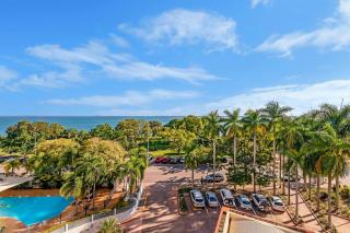 Seaside Serenity with Pool and Esplanade Views - Darwin - 1